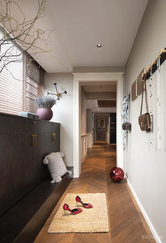 深圳屋主买下184㎡,摩登都市风 5米长衣帽间,装出大宅气度!