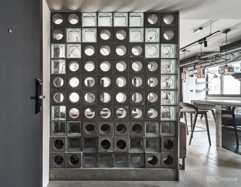 132㎡工业风Loft，玻璃材质、大中岛、独立衣帽间...打造职住一体的家！