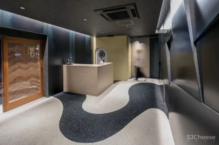 森富日本料理餐厅设计，设计灵感来自城堡