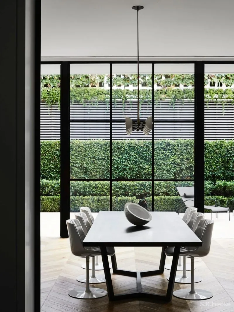 看惯了金碧辉煌的豪宅,怀念这种朴素的简约风