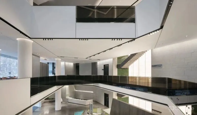 翘首眺江汉,低头见彩虹 DIA丹健国际