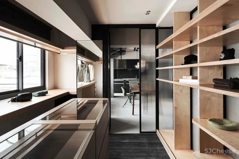 132㎡工业风Loft，玻璃材质、大中岛、独立衣帽间...打造职住一体的家！