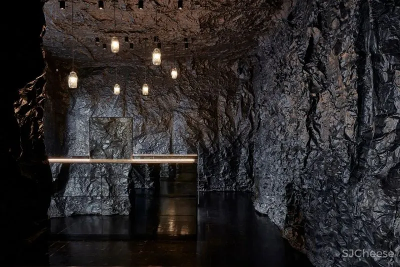 UNDER THE SEA SARAH - SEBASTIAN ARMADALE BY RUSSELL - GEORGE.