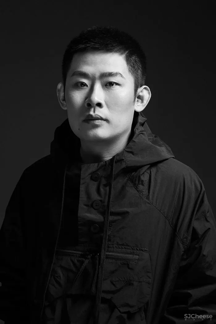 展 小 宁 苏州 500m² 极简大宅,治愈的家!