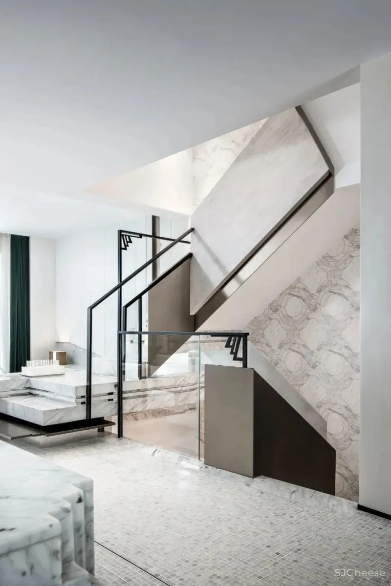 遁入时光之外 刘荣禄国际