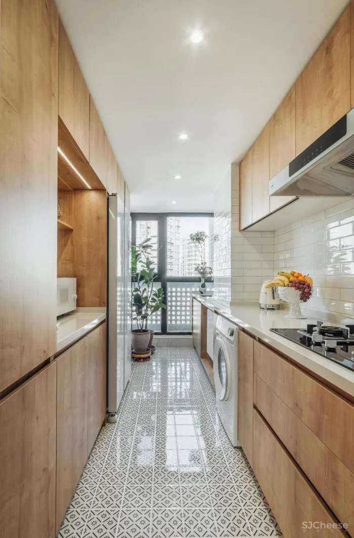 大面积浓郁红装进110m²的家,居然能清新