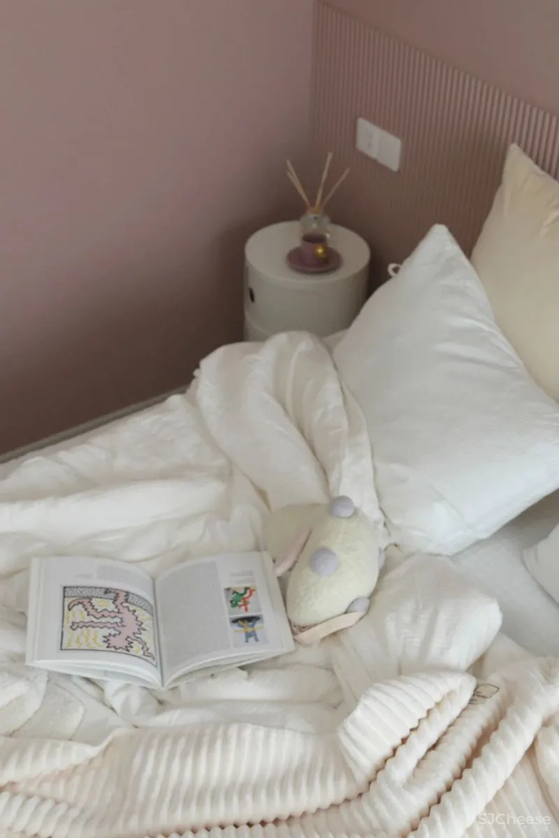 奶油白、仙橘粉、弧形窗……少女与猫的80㎡仙气小两居,美得过分了!