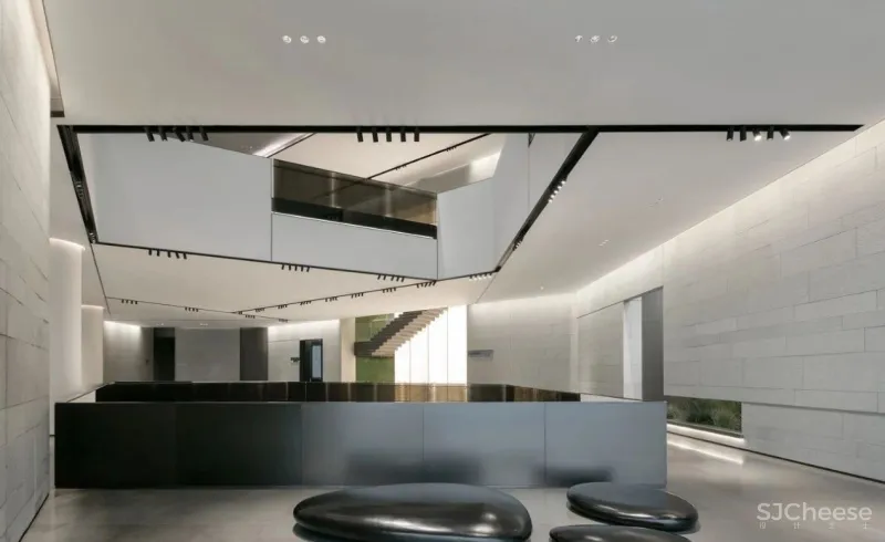 翘首眺江汉,低头见彩虹 DIA丹健国际