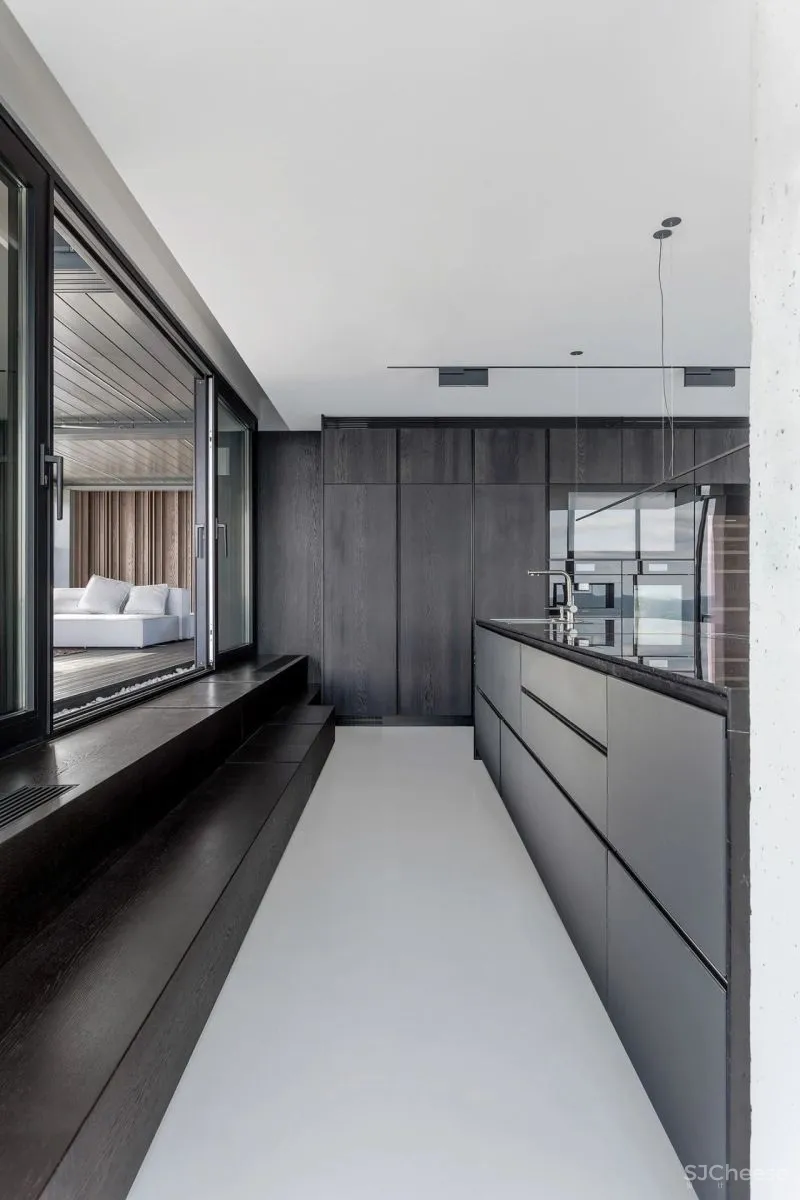 超广角落地窗私人公寓，不出户眺望整个黑海！