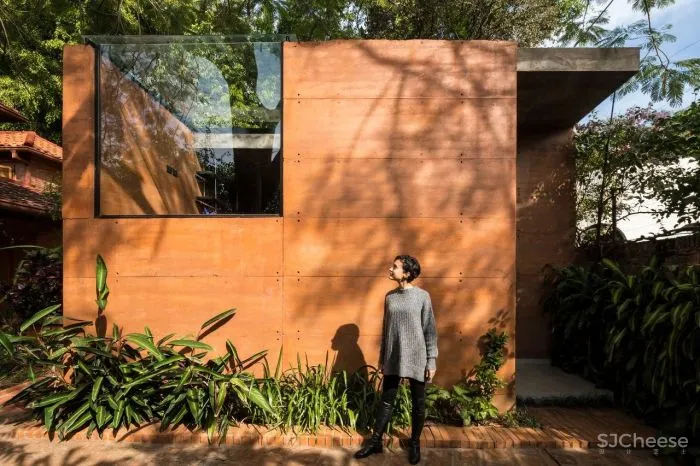 Equipo de Arquitectura丨光影与树 ，洗涤心灵的地方