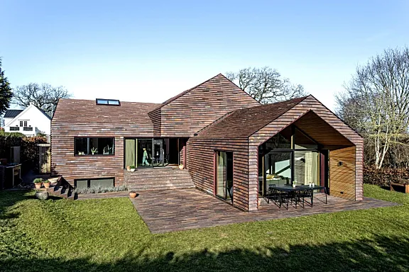 C.F. Møller设计 红砖堆砌的几何体 “E 别墅” 简约坚硬且舒适雅致