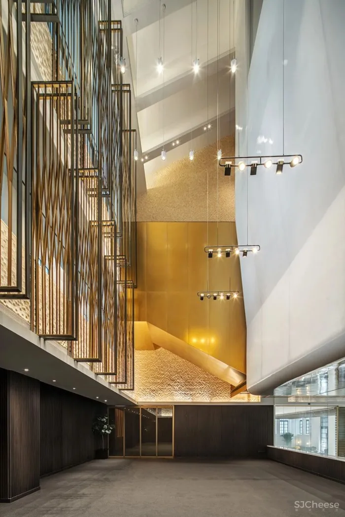 重庆18T,像“梯”一样生长!