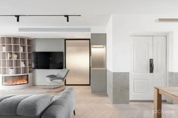 惊奇!他们在房中央造了个圆柱书架,折叠门 壁炉,串联起120㎡温暖通透家