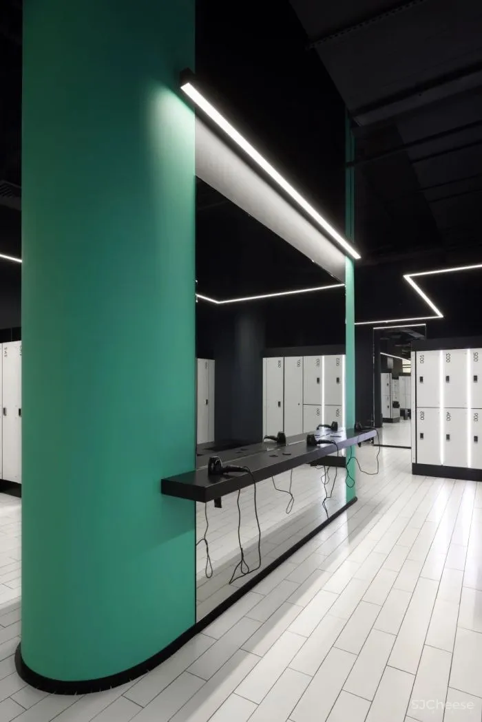 运动的不同维度 莫斯科Kometa Black健身俱乐部