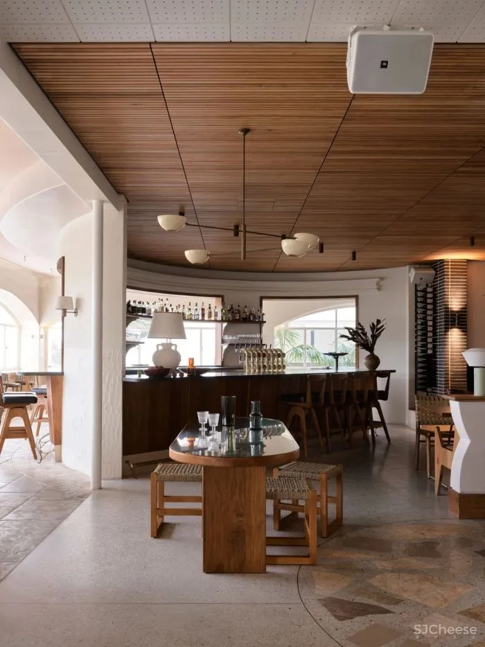 HARBORD HOTEL RENOVATION BY ALEXANDER - CO.