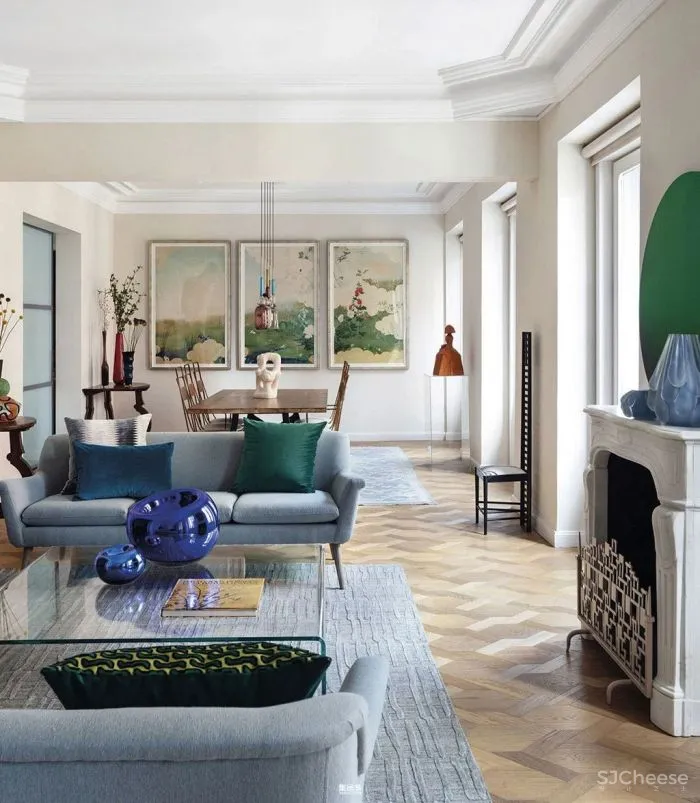 当代设计和艺术品为这座历史悠久的马德里公寓注入新无限活力