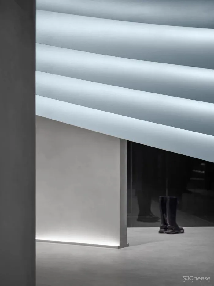 常凯生:莫比乌斯环形缠绕的新体验空间