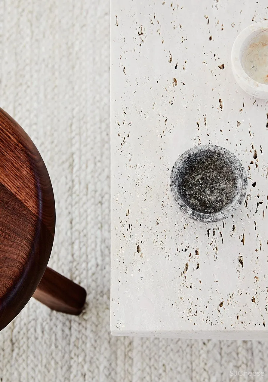 设计师用50种不同层次的白,打造了一个丰富的白色海滨别墅