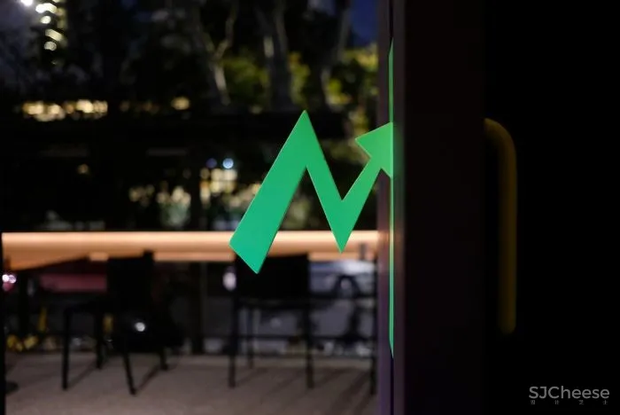 GTD新作丨 市井里巷下的光与影 RAY PUB 暗光精酿咖啡