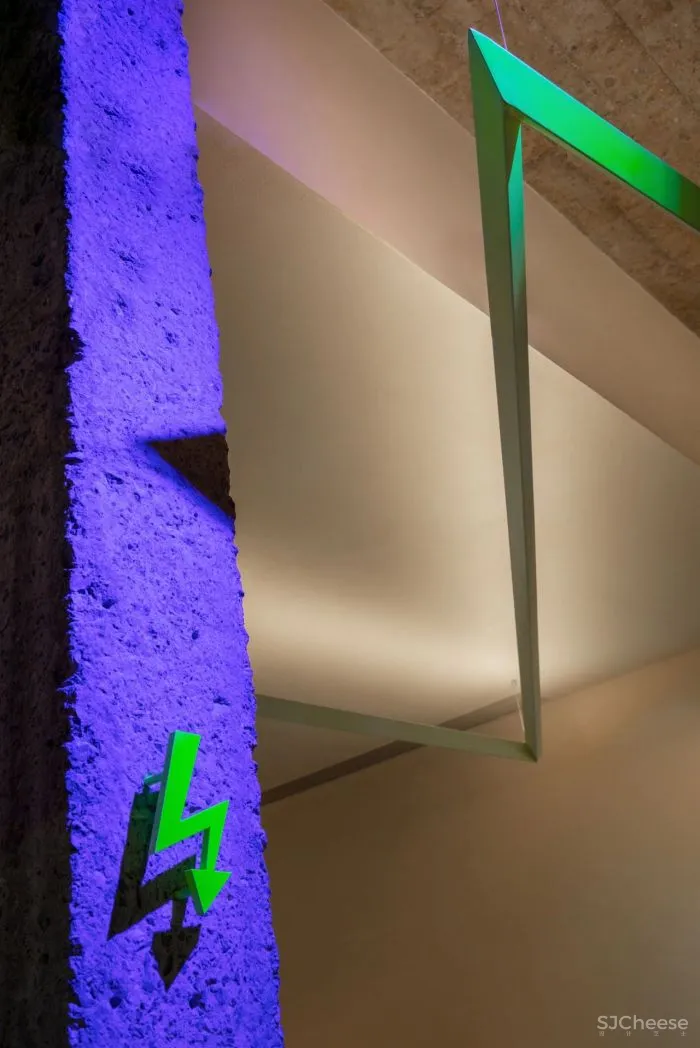 GTD新作丨 市井里巷下的光与影 RAY PUB 暗光精酿咖啡