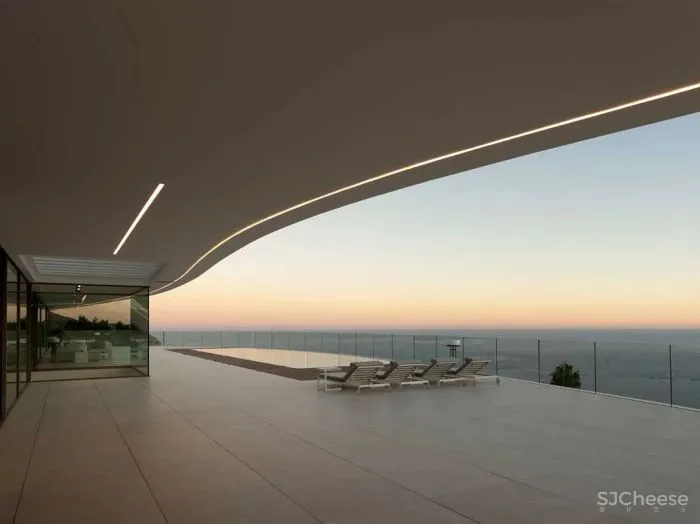 极简住宅设计，屋檐下的那抹灯带是最好的风景