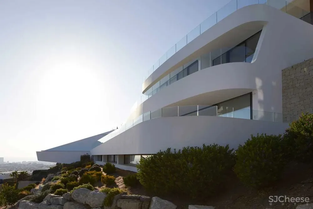 极简住宅设计，屋檐下的那抹灯带是最好的风景