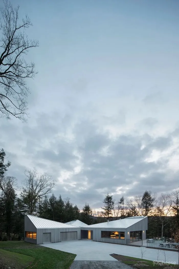 naturehumaine │ 悬浮在森林中的住宅,隐逸而宁静