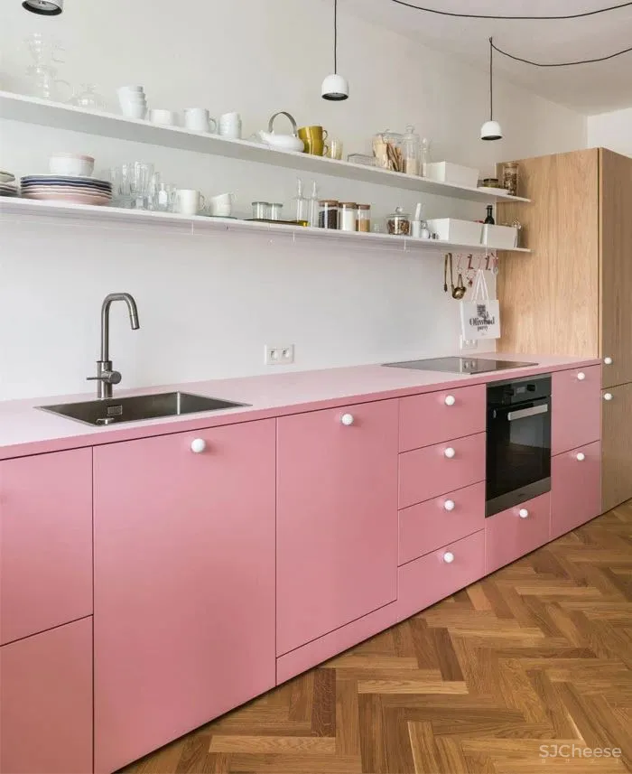 四室变一室,不仅十分和谐,还因为色彩的搭配变得灵动有趣