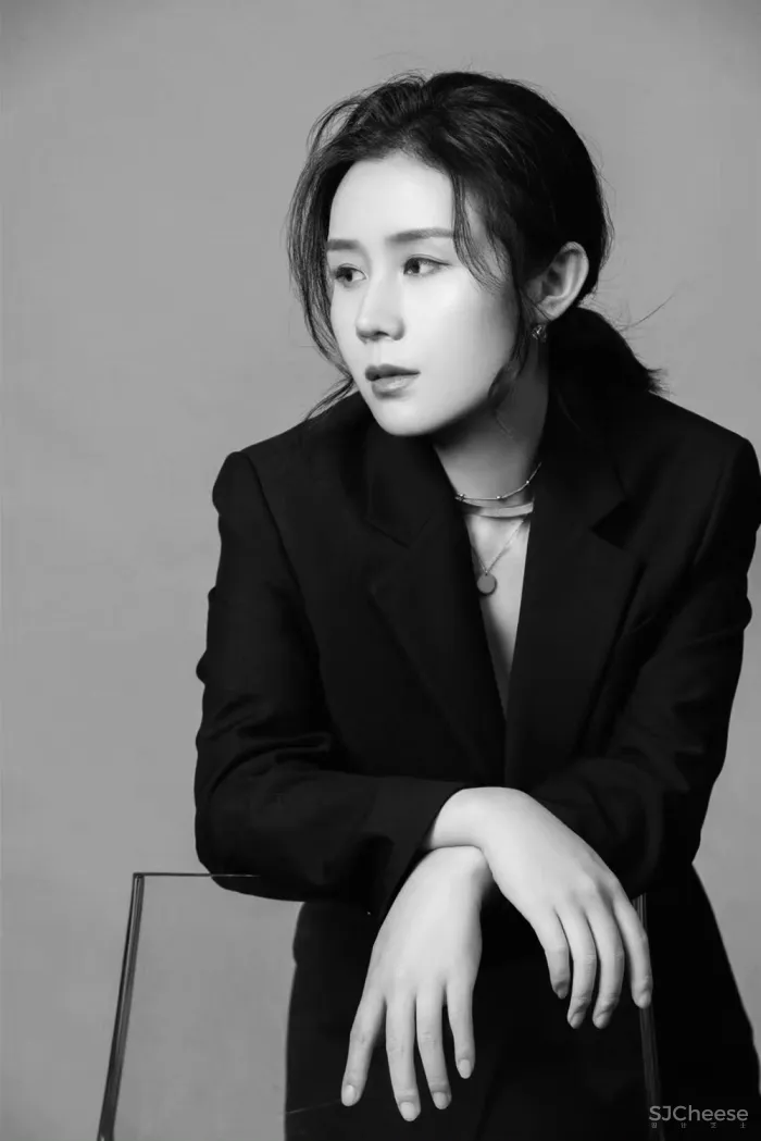 新作丨上海 360㎡ 私宅别墅,黑白格调 · 气质非凡!