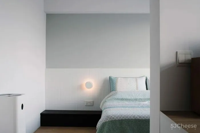 如何完善黑色，白色，木质-灰色调色板