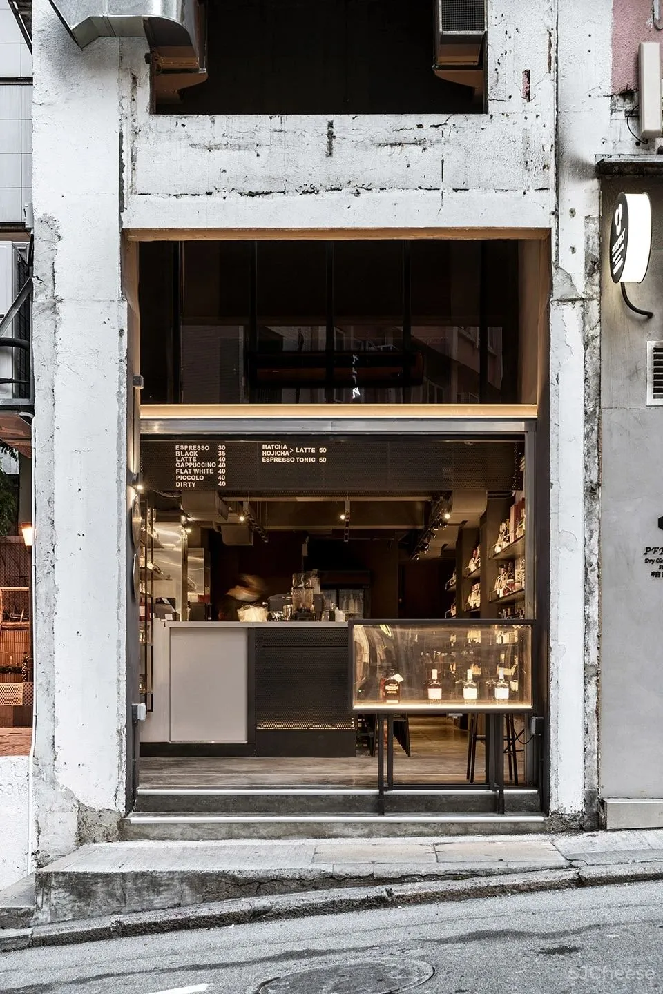 融入中环街景 Dio咖啡馆,香港