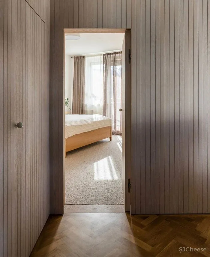 四室变一室,不仅十分和谐,还因为色彩的搭配变得灵动有趣