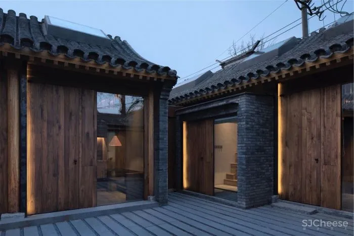 破旧大杂院改造成四合院民宿