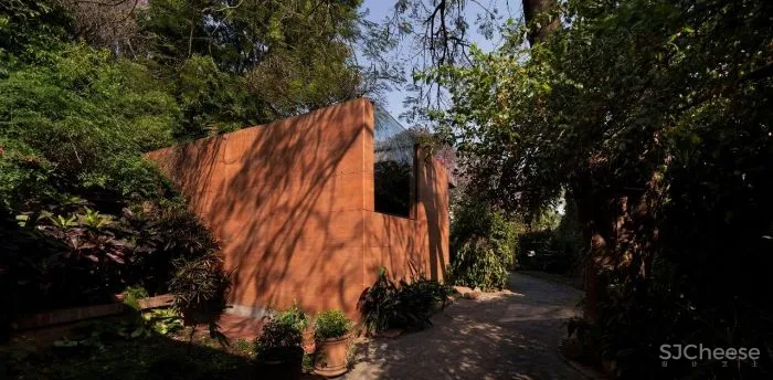 Equipo de Arquitectura丨光影与树 ，洗涤心灵的地方