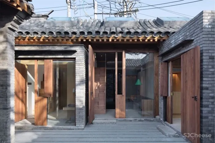 破旧大杂院改造成四合院民宿