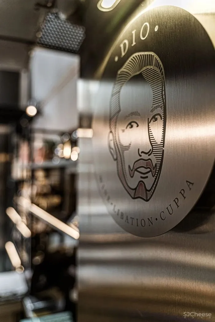 融入中环街景 Dio咖啡馆,香港