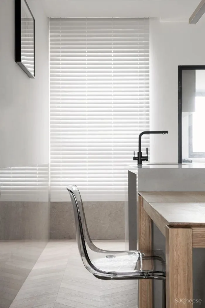 惊奇!他们在房中央造了个圆柱书架,折叠门 壁炉,串联起120㎡温暖通透家