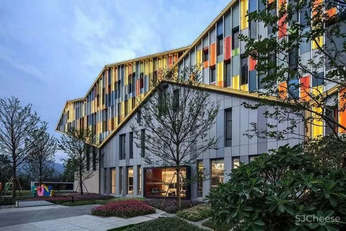 售楼处5大新玩法:美食餐厅 、超市、图书馆、游乐场......