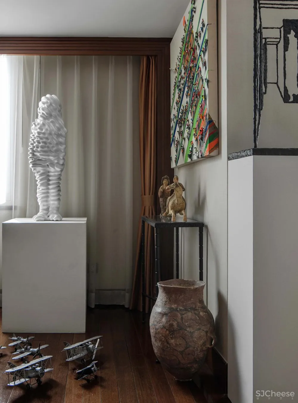 新作丨他曾经是学霸CEO,退休后建了座公寓“美术馆”