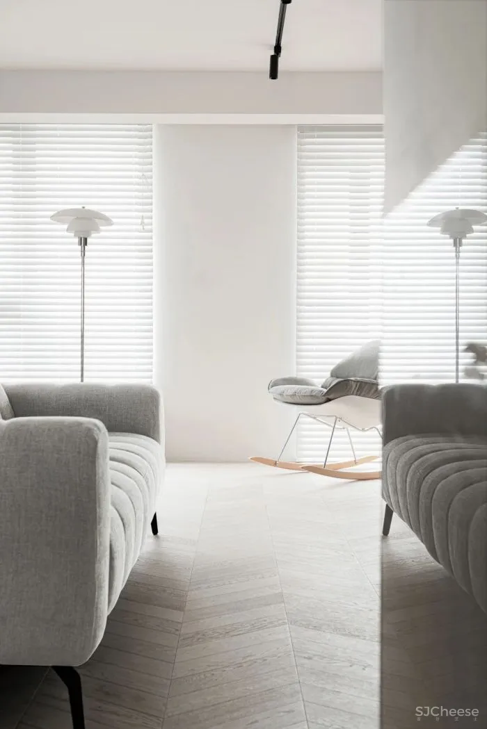 惊奇!他们在房中央造了个圆柱书架,折叠门 壁炉,串联起120㎡温暖通透家