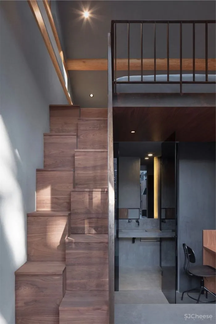 破旧大杂院改造成四合院民宿