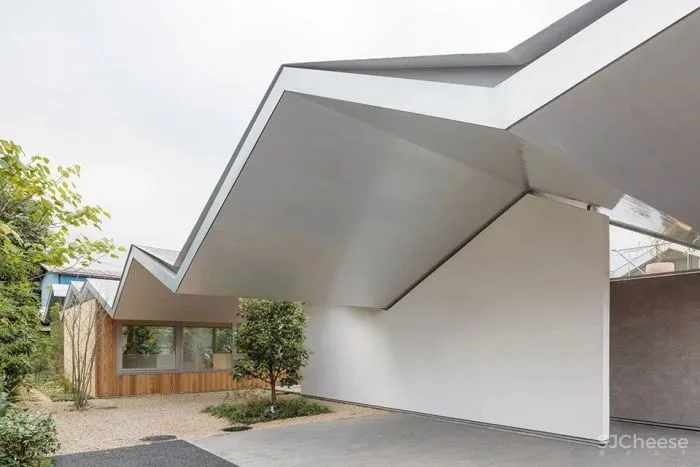 新作丨 树木穿透屋顶 林中诊所 Takashige Yamashita Office