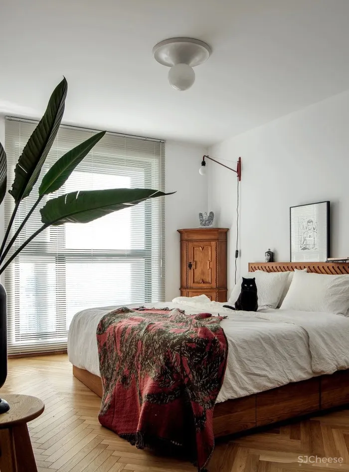 他用时装造型的技巧,在北京造出一只百变“魔盒”