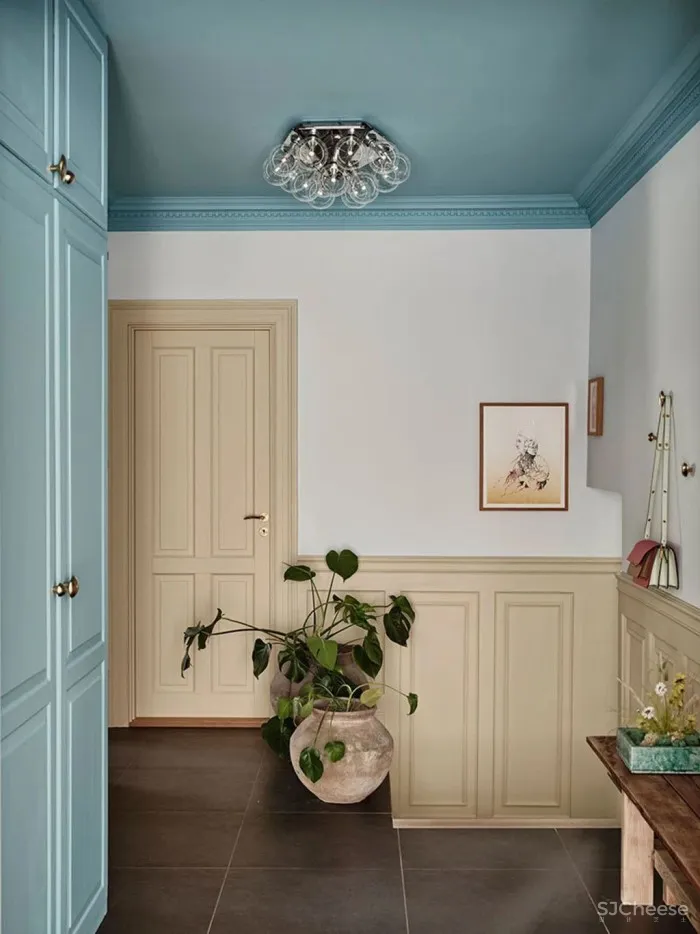 哥本哈根春天色彩柔和的斯堪的纳维亚时尚公寓