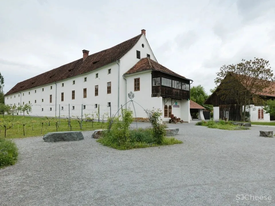 新作 将当地景观转化为抽象装置 自然公园游客中心空间设计 INNOCAD