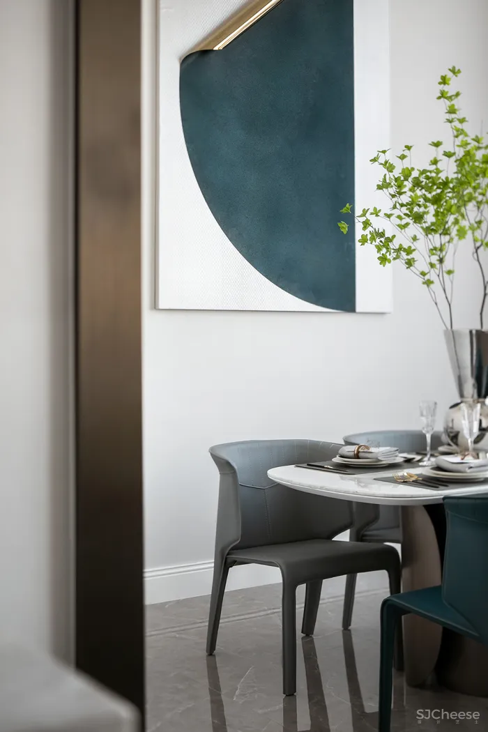 新作丨 王五平:330㎡简洁别墅,优雅白 · 沉静的空间艺术!