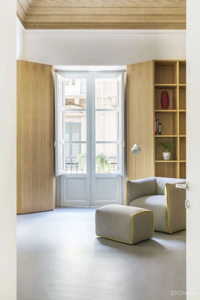 这座百年住宅不仅有精致的穹顶与复古的花砖,也拥有清爽利落的现代气息