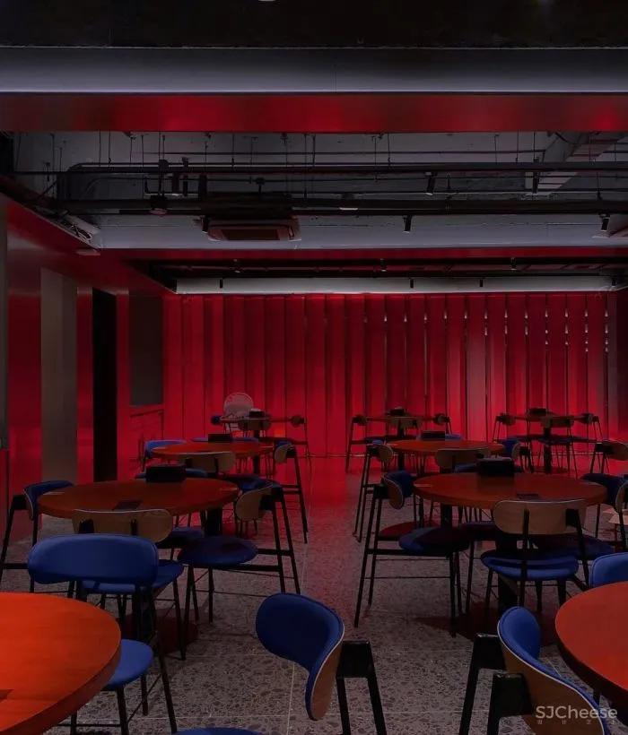 新作 以“戏剧舞台”为灵感 QU烤肉酒馆 木斗设计