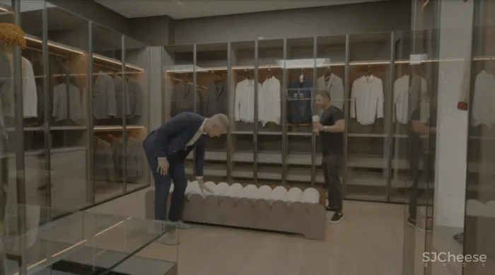 4.2亿比弗利山庄豪宅，1688㎡奢华内饰，光卫生间就14个！