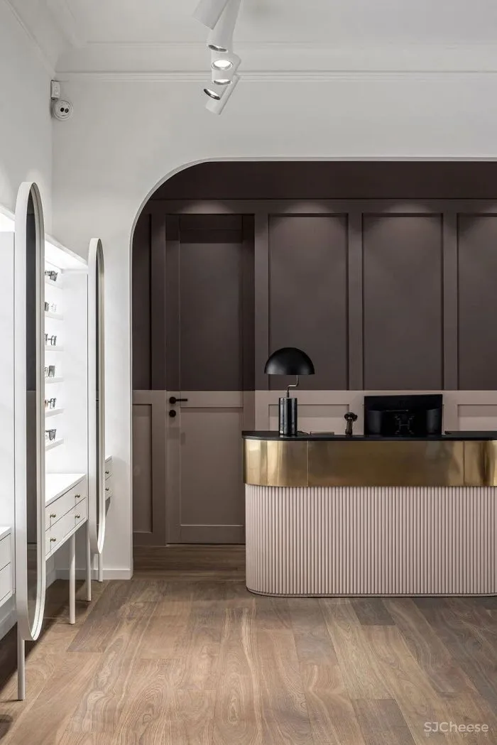 一个温馨家庭的氛围眼镜店设计